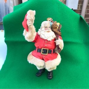 Huntington vintage santa 9.5 in resin figurine